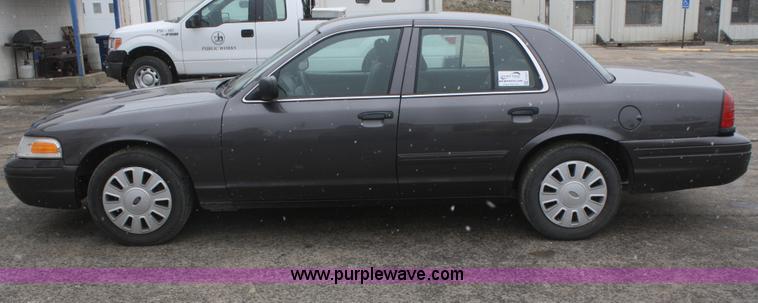 image for item F2537 2009 Ford Crown Victoria Police Interceptor