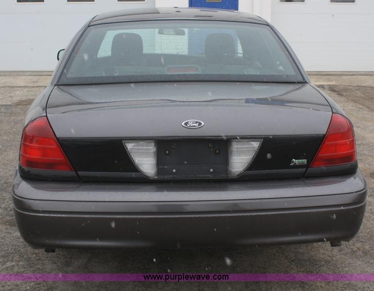 image for item F2537 2009 Ford Crown Victoria Police Interceptor