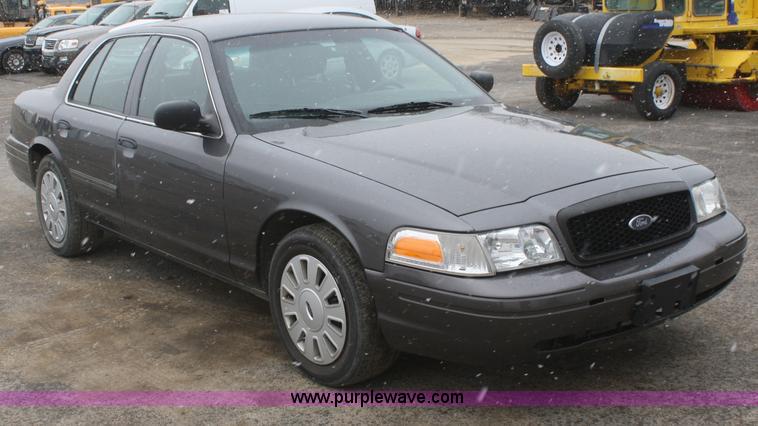 image for item F2537 2009 Ford Crown Victoria Police Interceptor