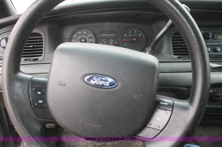 image for item F2537 2009 Ford Crown Victoria Police Interceptor