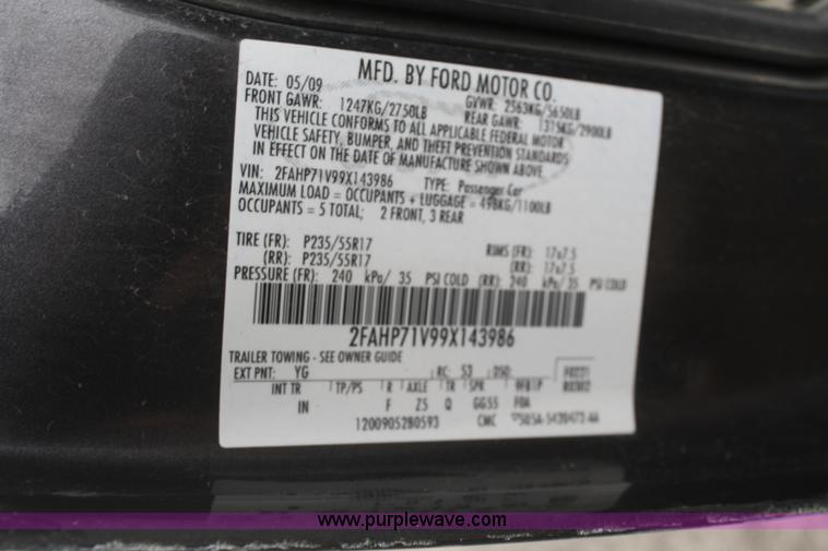 image for item F2537 2009 Ford Crown Victoria Police Interceptor