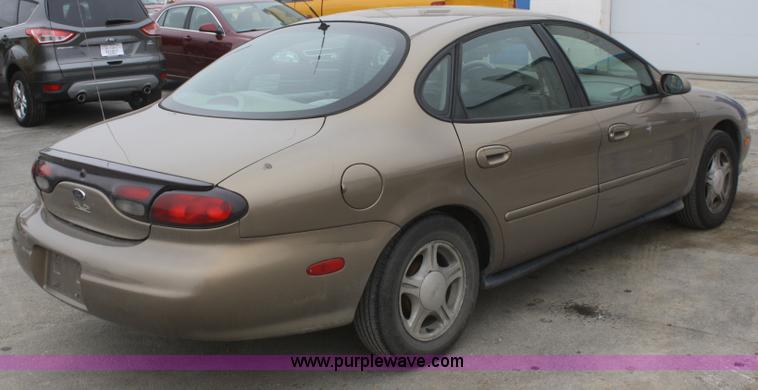 image for item F2538 1999 Ford Taurus SE