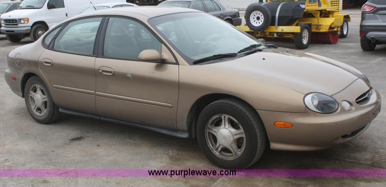 image for item F2538 1999 Ford Taurus SE
