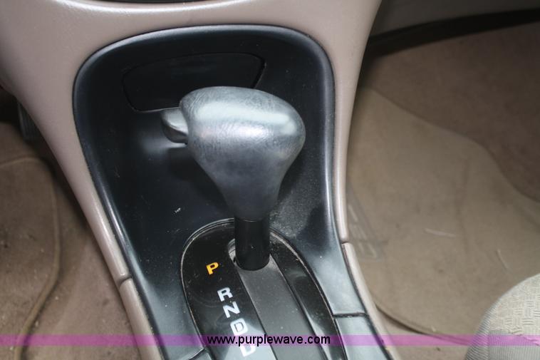 image for item F2538 1999 Ford Taurus SE