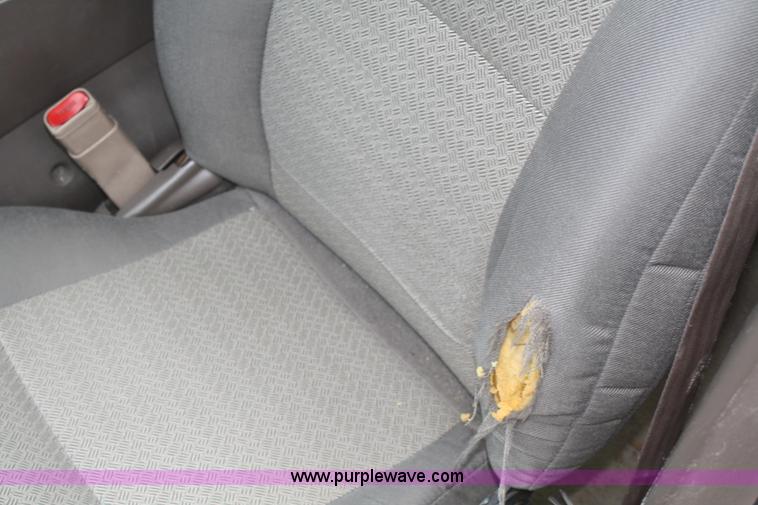 image for item F2538 1999 Ford Taurus SE