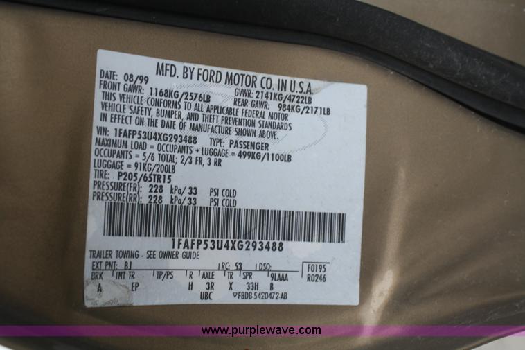 image for item F2538 1999 Ford Taurus SE