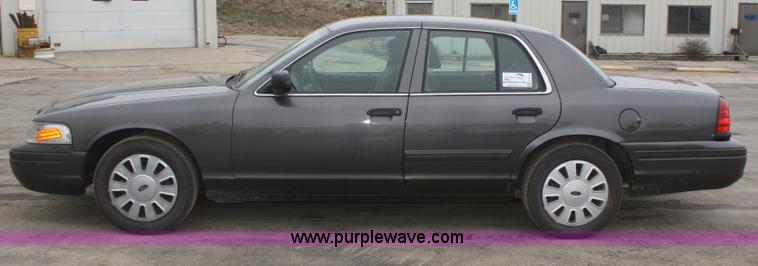 image for item F2539 2009 Ford Crown Victoria Police Interceptor