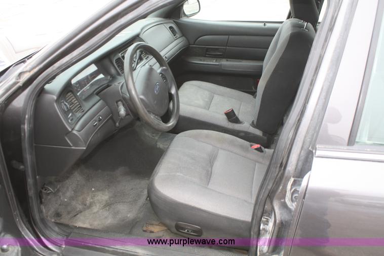 image for item F2539 2009 Ford Crown Victoria Police Interceptor