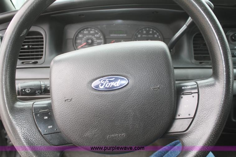 image for item F2539 2009 Ford Crown Victoria Police Interceptor