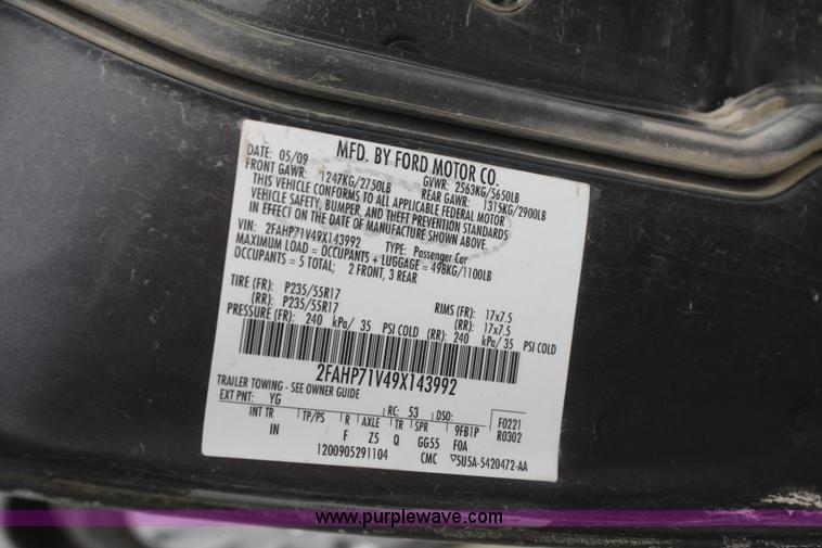 image for item F2539 2009 Ford Crown Victoria Police Interceptor