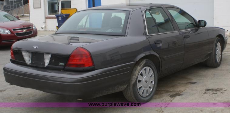 image for item F2540 2010 Ford Crown Victoria