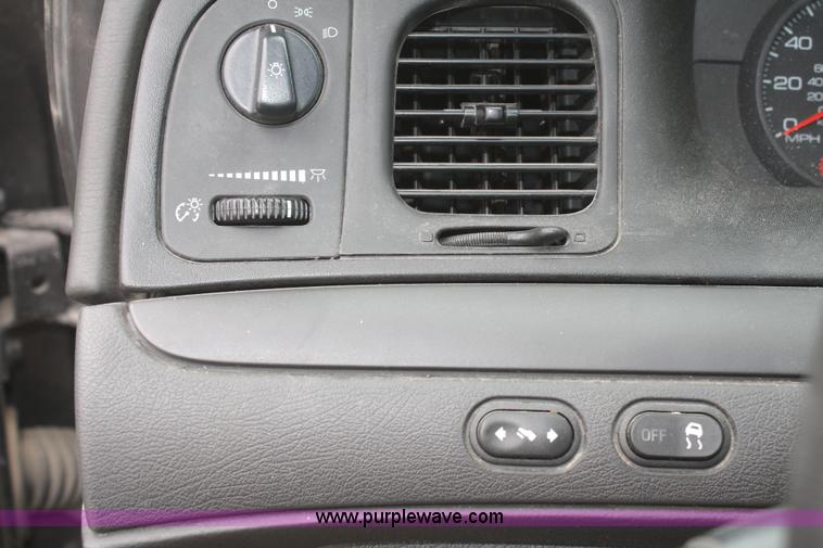 image for item F2540 2010 Ford Crown Victoria