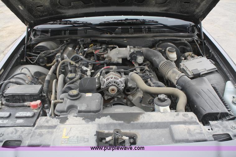 image for item F2540 2010 Ford Crown Victoria