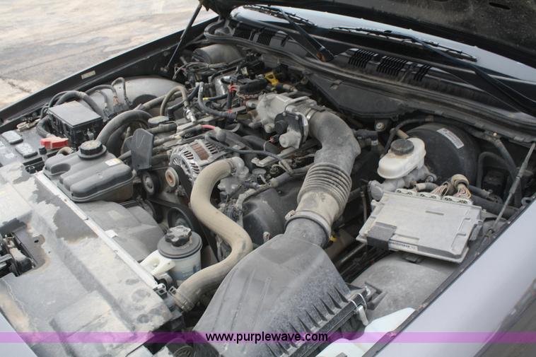 image for item F2540 2010 Ford Crown Victoria