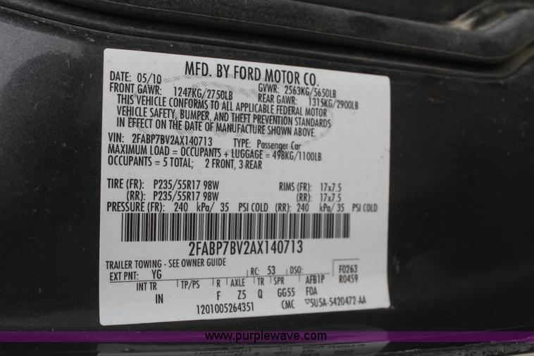 image for item F2540 2010 Ford Crown Victoria