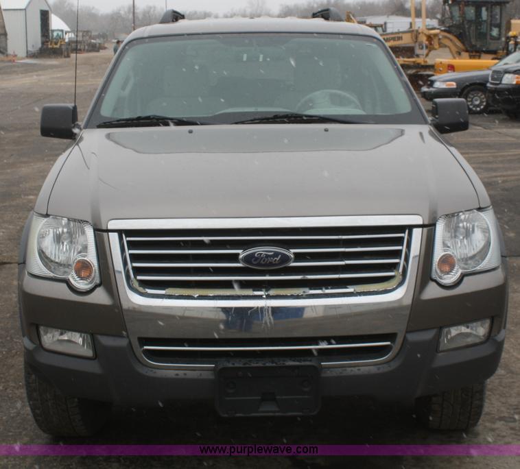 image for item F2545 2006 Ford Explorer XLT SUV