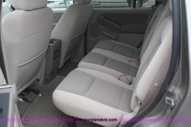 image for item F2545 2006 Ford Explorer XLT SUV