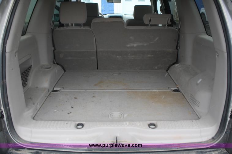 image for item F2545 2006 Ford Explorer XLT SUV