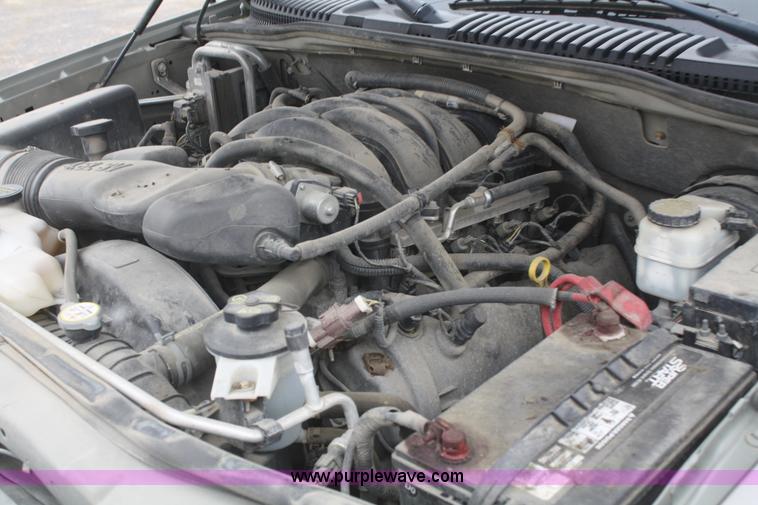 image for item F2545 2006 Ford Explorer XLT SUV