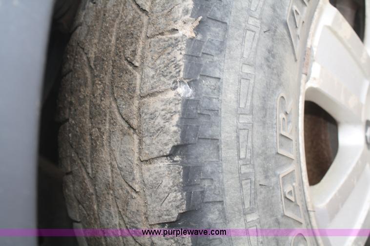 image for item F2545 2006 Ford Explorer XLT SUV