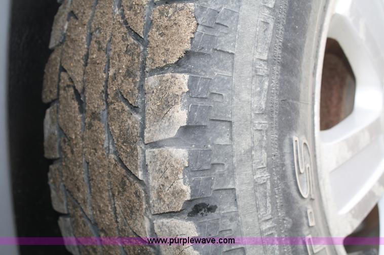 image for item F2545 2006 Ford Explorer XLT SUV