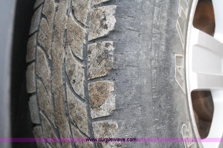 image for item F2545 2006 Ford Explorer XLT SUV