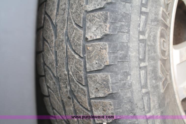 image for item F2545 2006 Ford Explorer XLT SUV