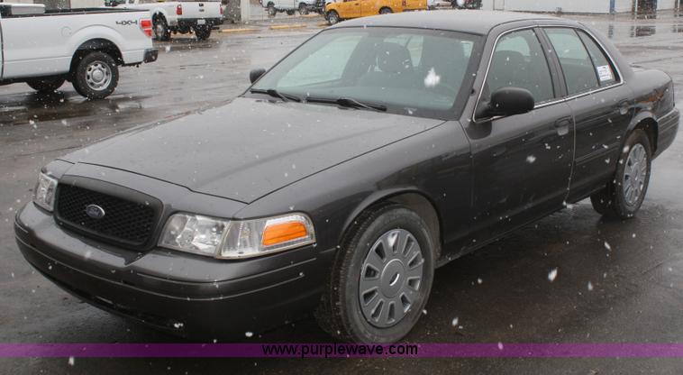 image for item F2548 2010 Ford Crown Victoria Police Interceptor