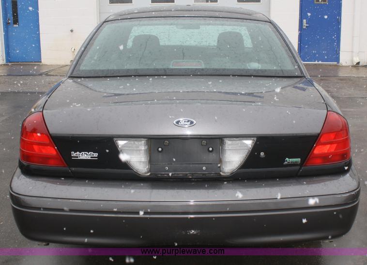 image for item F2548 2010 Ford Crown Victoria Police Interceptor