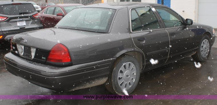 image for item F2548 2010 Ford Crown Victoria Police Interceptor