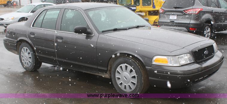 image for item F2548 2010 Ford Crown Victoria Police Interceptor