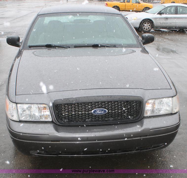 image for item F2548 2010 Ford Crown Victoria Police Interceptor