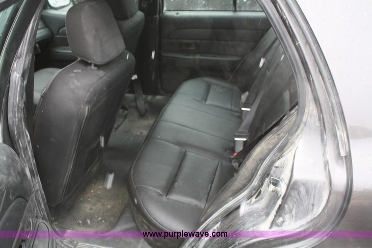 image for item F2548 2010 Ford Crown Victoria Police Interceptor