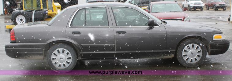 image for item F2548 2010 Ford Crown Victoria Police Interceptor