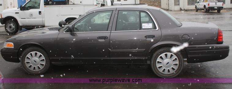 image for item F2549 2009 Ford Crown Victoria Police Interceptor