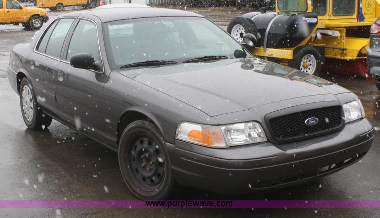 image for item F2549 2009 Ford Crown Victoria Police Interceptor