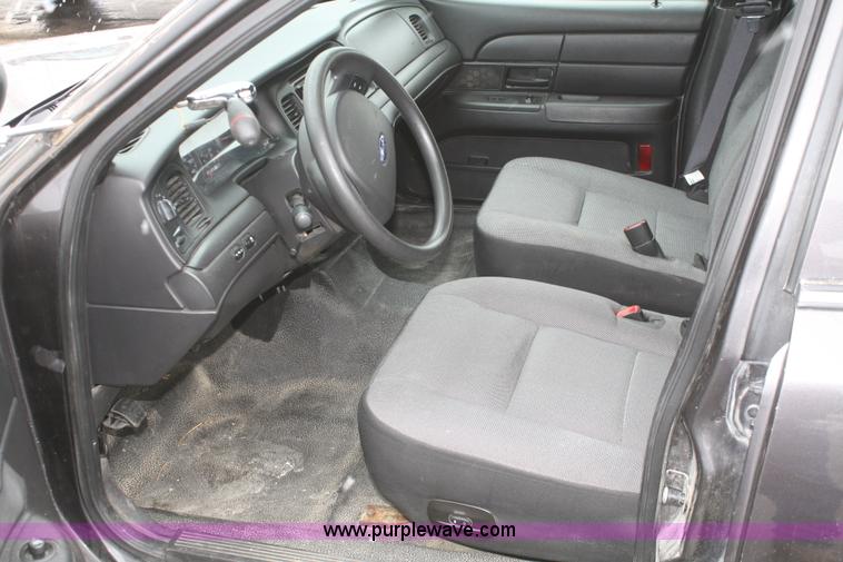 image for item F2549 2009 Ford Crown Victoria Police Interceptor