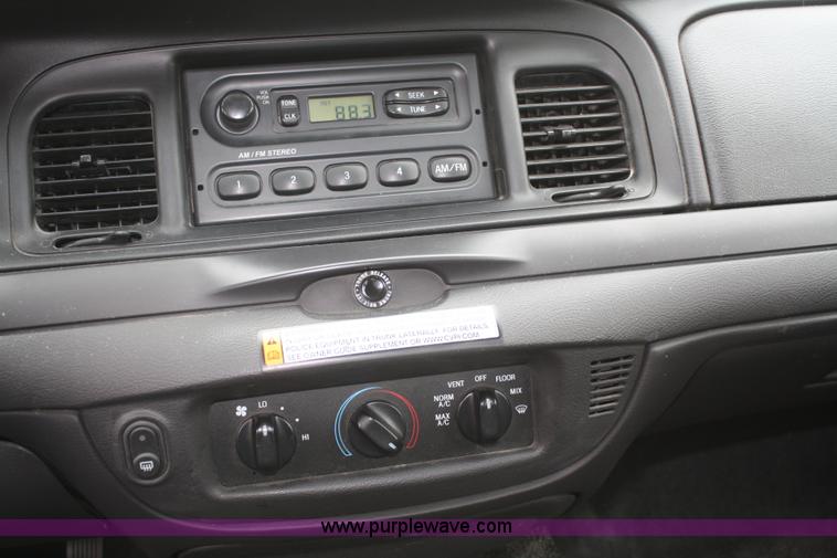 image for item F2549 2009 Ford Crown Victoria Police Interceptor