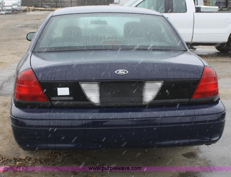 image for item F2550 2004 Ford Crown Victoria Police Interceptor