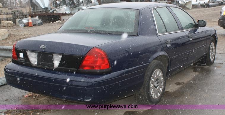 image for item F2550 2004 Ford Crown Victoria Police Interceptor