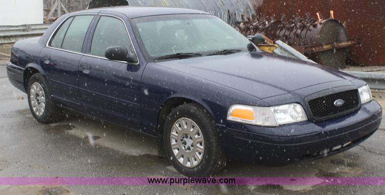 image for item F2550 2004 Ford Crown Victoria Police Interceptor