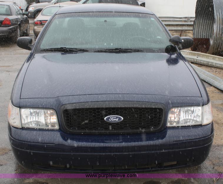 image for item F2550 2004 Ford Crown Victoria Police Interceptor