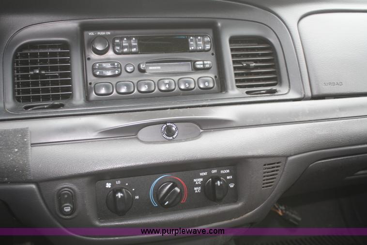 image for item F2550 2004 Ford Crown Victoria Police Interceptor