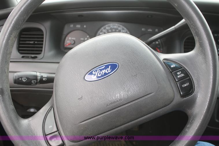 image for item F2550 2004 Ford Crown Victoria Police Interceptor