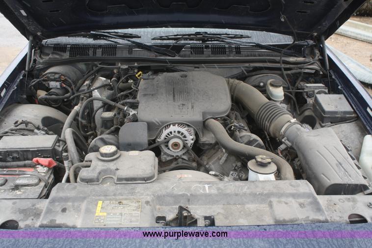 image for item F2550 2004 Ford Crown Victoria Police Interceptor