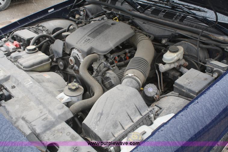 image for item F2550 2004 Ford Crown Victoria Police Interceptor