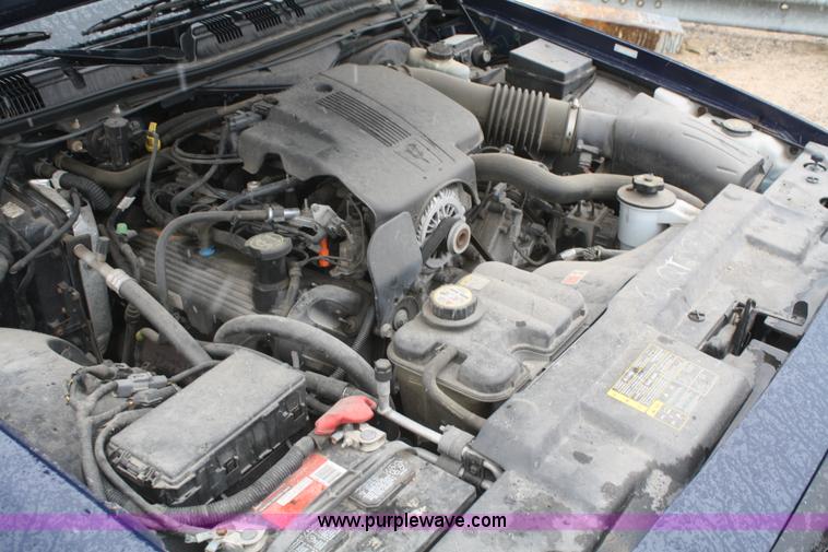 image for item F2550 2004 Ford Crown Victoria Police Interceptor