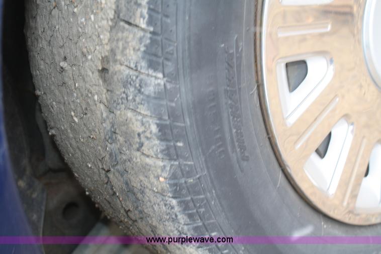 image for item F2550 2004 Ford Crown Victoria Police Interceptor