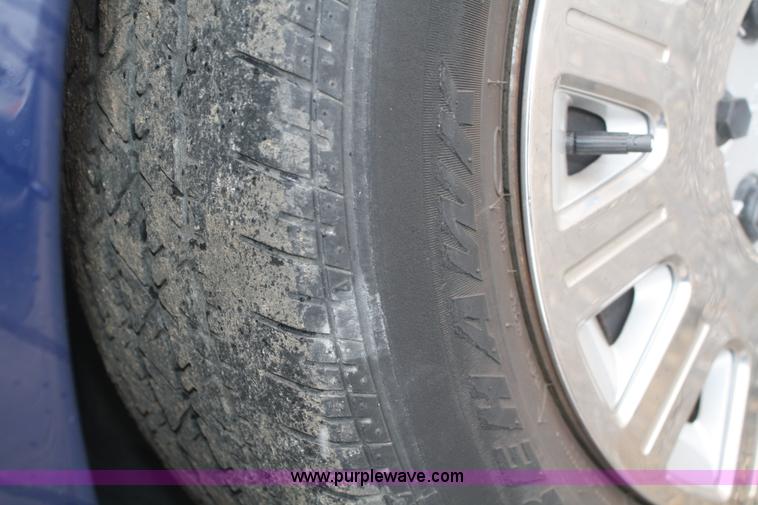 image for item F2550 2004 Ford Crown Victoria Police Interceptor