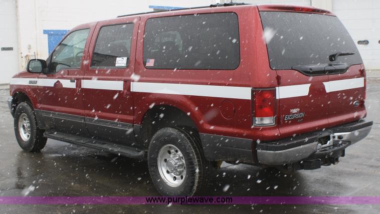 image for item F2562 2001 Ford Excursion XLT SUV
